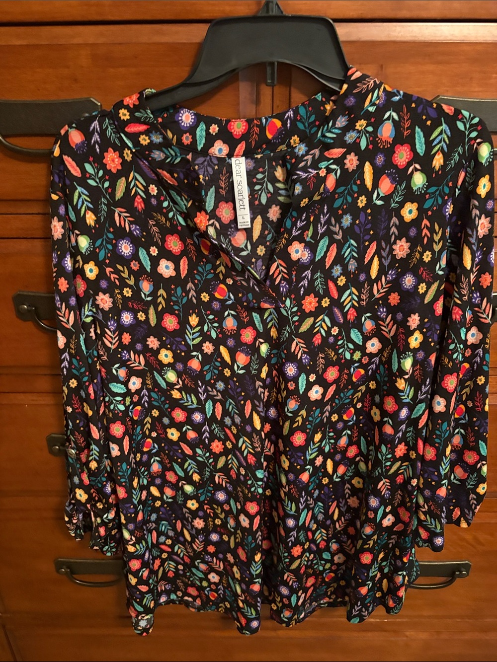Dear Scarlett Lizzie tunic V-Neck Blouse in Black with Multicolor Print